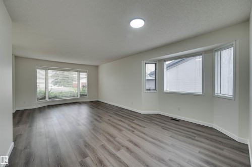 5507 179 Street Nw, Edmonton, AB - Indoor