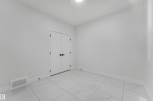 3507 44 Avenue, Beaumont, AB - Indoor Photo Showing Other Room