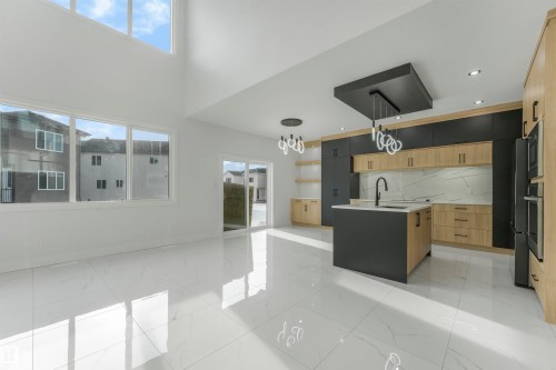 3507 44 Avenue, Beaumont, AB - Indoor Photo Showing Kitchen