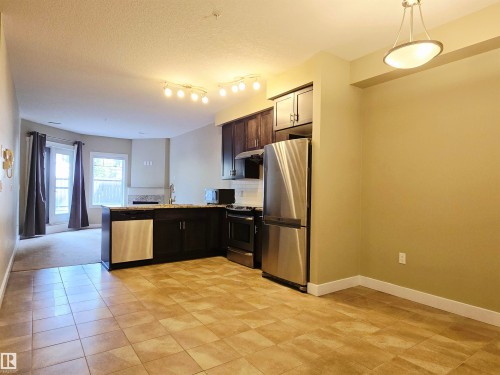#21 11518 76 Av Nw, Edmonton, AB - Indoor Photo Showing Kitchen