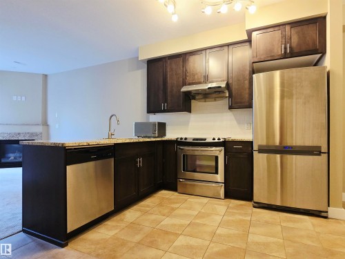 #21 11518 76 Av Nw, Edmonton, AB - Indoor Photo Showing Kitchen