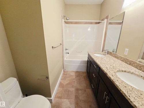 #21 11518 76 Av Nw, Edmonton, AB - Indoor Photo Showing Bathroom