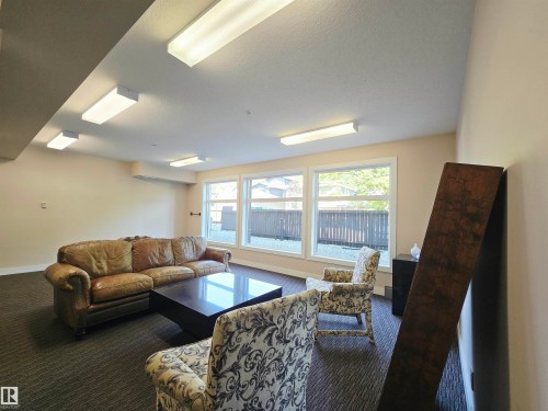 #21 11518 76 Av Nw, Edmonton, AB - Indoor Photo Showing Living Room