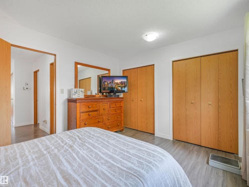 5749 189 Street Nw, Edmonton, AB - Indoor Photo Showing Bedroom