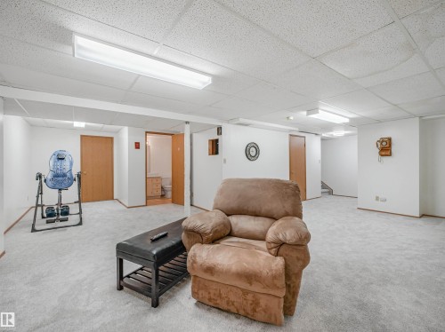 5749 189 Street Nw, Edmonton, AB - Indoor