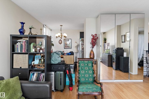 #706 9930 113 St Nw, Edmonton, AB - Indoor