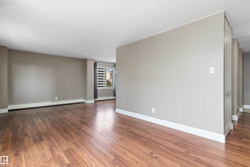 #1002 9725 106 St Nw, Edmonton, AB - Indoor Photo Showing Other Room