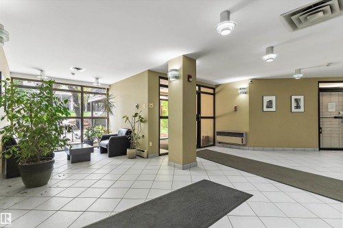 #1002 9725 106 St Nw, Edmonton, AB - Indoor Photo Showing Other Room