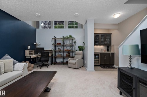 21915 99 Avenue Nw, Edmonton, AB - Indoor