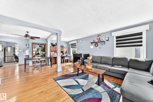 9031 150 Street Nw, Edmonton, AB - Indoor Photo Showing Living Room