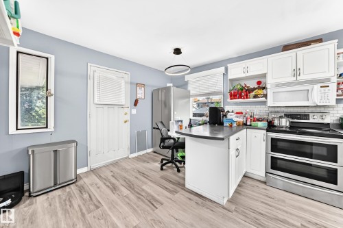 9031 150 Street Nw, Edmonton, AB - Indoor Photo Showing Kitchen