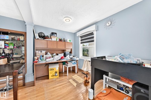 9031 150 Street Nw, Edmonton, AB - Indoor