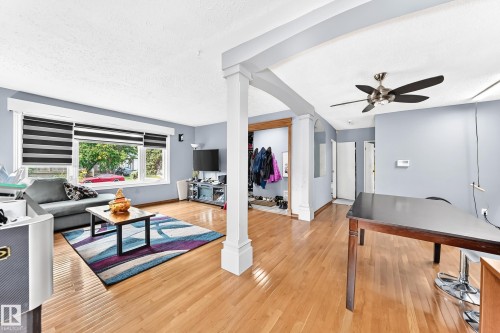 9031 150 Street Nw, Edmonton, AB - Indoor