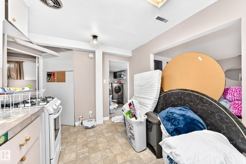 9031 150 Street Nw, Edmonton, AB - Indoor