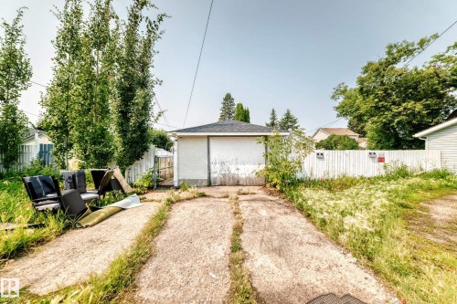 9031 150 Street Nw, Edmonton, AB - Outdoor
