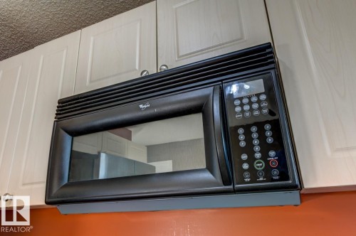 17703 90 Street Nw, Edmonton, AB - Indoor
