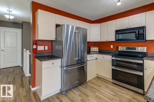 17703 90 Street Nw, Edmonton, AB - Indoor Photo Showing Kitchen