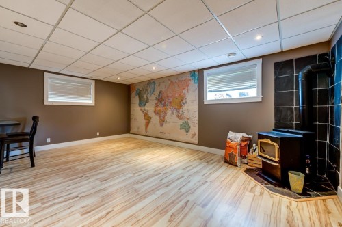 17703 90 Street Nw, Edmonton, AB - Indoor