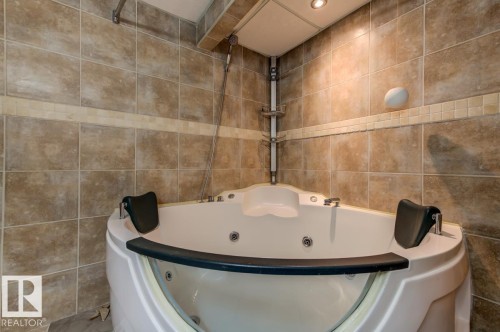 17703 90 Street Nw, Edmonton, AB - Indoor Photo Showing Bathroom