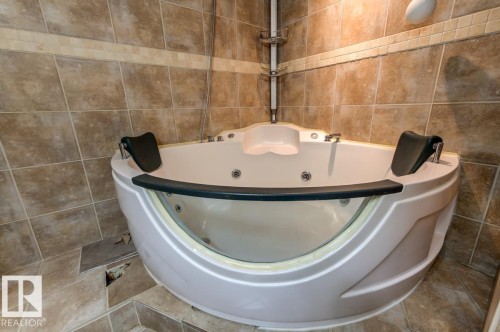 17703 90 Street Nw, Edmonton, AB - Indoor Photo Showing Bathroom
