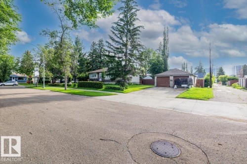 11049 145 Street Nw, Edmonton, AB - Outdoor