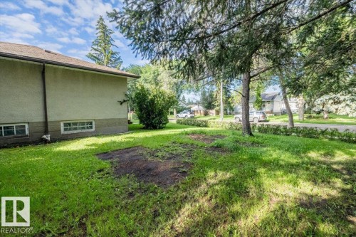11049 145 Street Nw, Edmonton, AB - Outdoor