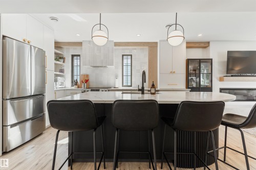 9342 74 Avenue Nw, Edmonton, AB - Indoor