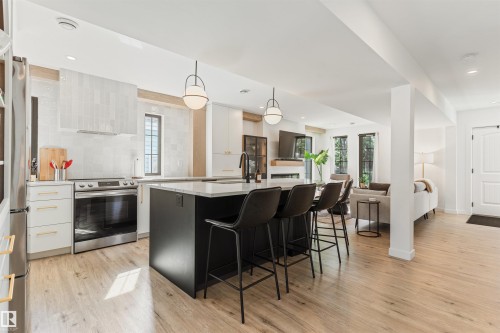 9342 74 Avenue Nw, Edmonton, AB - Indoor Photo Showing Kitchen With Stainless Steel Kitchen With Upgraded Kitchen