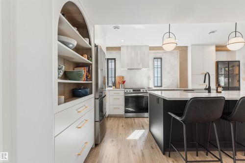 9342 74 Avenue Nw, Edmonton, AB - Indoor Photo Showing Kitchen With Stainless Steel Kitchen With Upgraded Kitchen