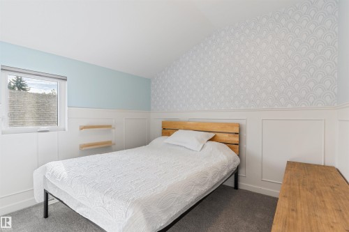 9342 74 Avenue Nw, Edmonton, AB - Indoor Photo Showing Bedroom