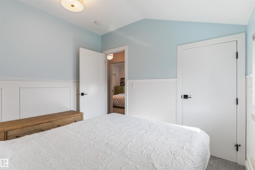 9342 74 Avenue Nw, Edmonton, AB - Indoor Photo Showing Bedroom
