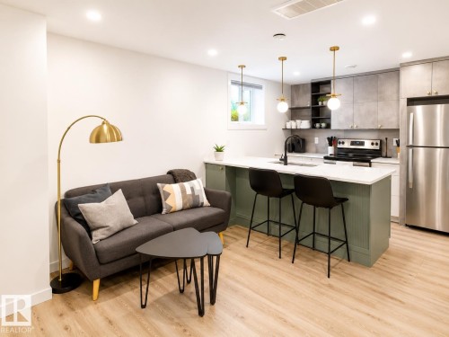 9342 74 Avenue Nw, Edmonton, AB - Indoor Photo Showing Kitchen With Stainless Steel Kitchen With Upgraded Kitchen