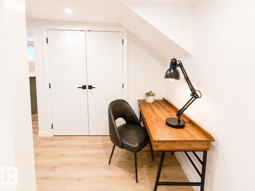 9342 74 Avenue Nw, Edmonton, AB - Indoor