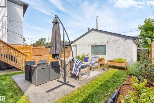 9342 74 Avenue Nw, Edmonton, AB - Outdoor