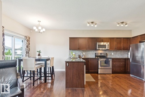 #12 18230 104A St Nw, Edmonton, AB - Indoor Photo Showing Kitchen