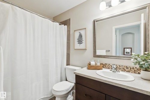 #12 18230 104A St Nw, Edmonton, AB - Indoor Photo Showing Bathroom