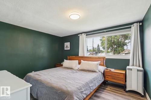 13428 117A Avenue Nw, Edmonton, AB - Indoor Photo Showing Bedroom