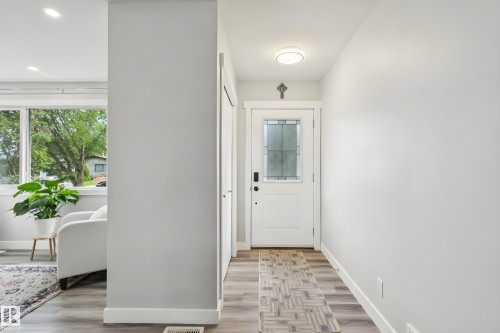 13428 117A Avenue Nw, Edmonton, AB - Indoor Photo Showing Other Room