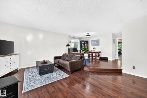 29 Windermere Crescent, St. Albert, AB - Indoor Photo Showing Living Room