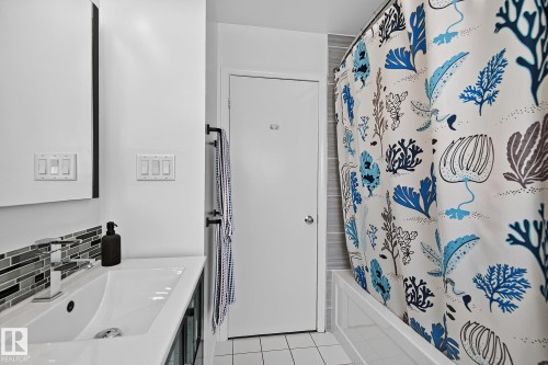 7707 156 Street Nw, Edmonton, AB - Indoor Photo Showing Bathroom