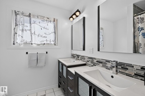 7707 156 Street Nw, Edmonton, AB - Indoor Photo Showing Bathroom