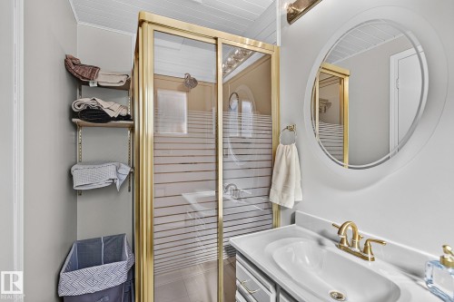 7707 156 Street Nw, Edmonton, AB - Indoor Photo Showing Bathroom