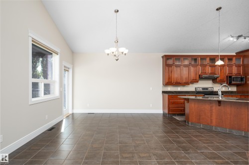 65 Lakewood Boulevard, Beaumont, AB - Indoor Photo Showing Kitchen
