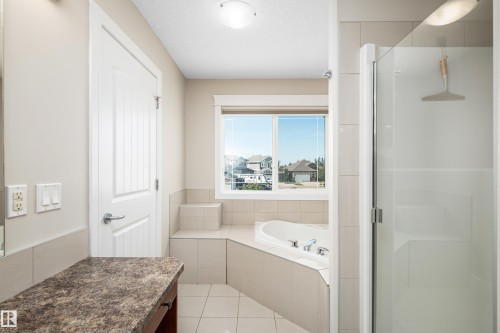 65 Lakewood Boulevard, Beaumont, AB - Indoor Photo Showing Bathroom