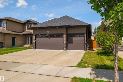 18 Lakevista Point(e)   Beaumont, AB T4X 0J2