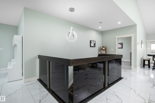18 Lakevista Point(E), Beaumont, AB - Indoor Photo Showing Other Room