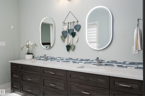 18 Lakevista Point(E), Beaumont, AB - Indoor Photo Showing Bathroom