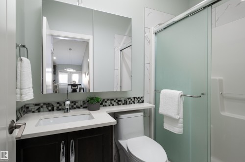18 Lakevista Point(E), Beaumont, AB - Indoor Photo Showing Bathroom