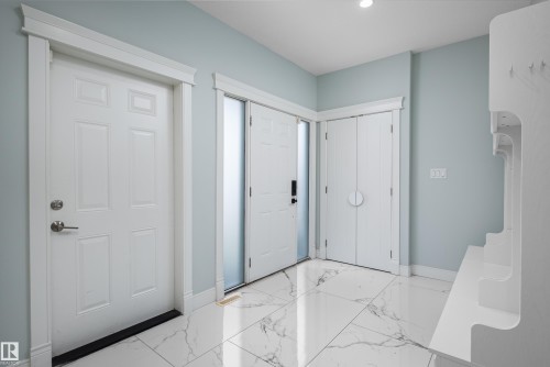 18 Lakevista Point(E), Beaumont, AB - Indoor Photo Showing Other Room
