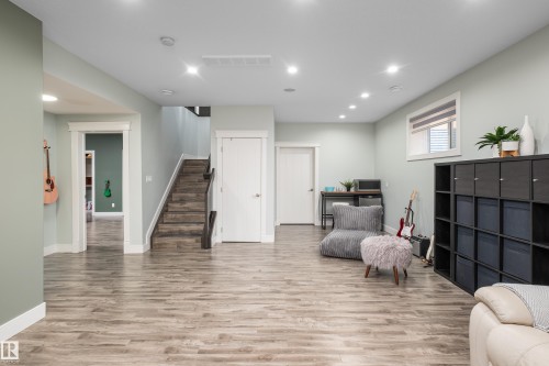 18 Lakevista Point(E), Beaumont, AB - Indoor